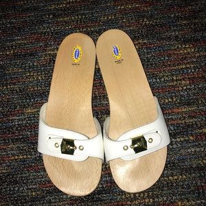 Ladies Dr.Scholl’s White  sandals Size11